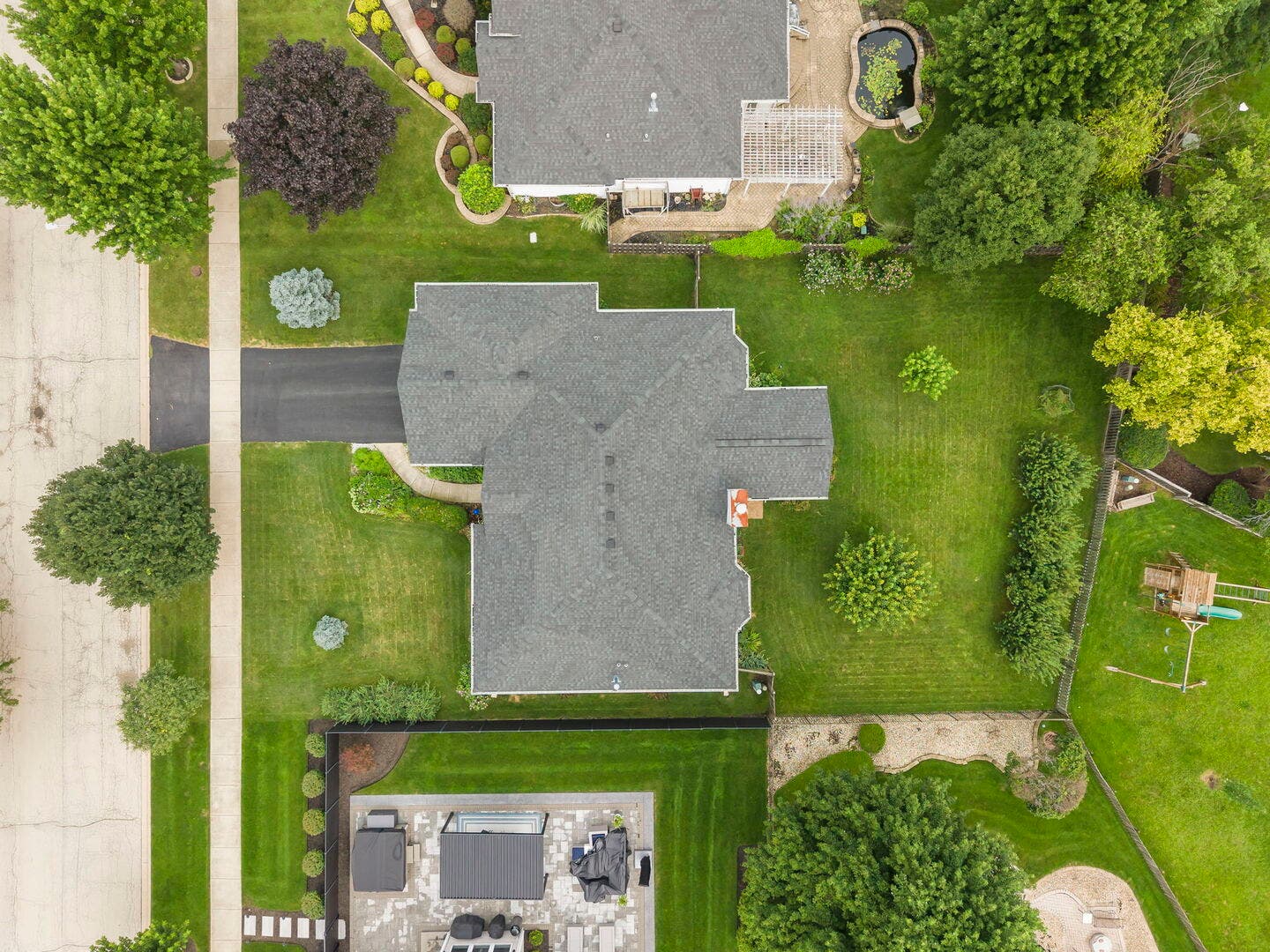 2168 Whitetail Drive, Aurora, IL 60503 Drone Overhead Aerial