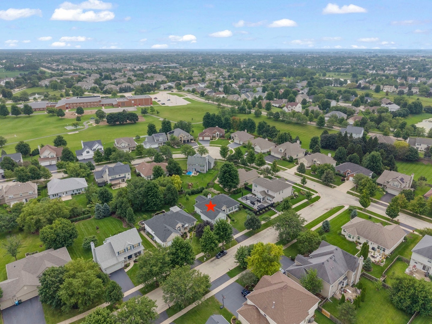 2168 Whitetail Drive, Aurora, IL 60503 Drone Overhead Photos