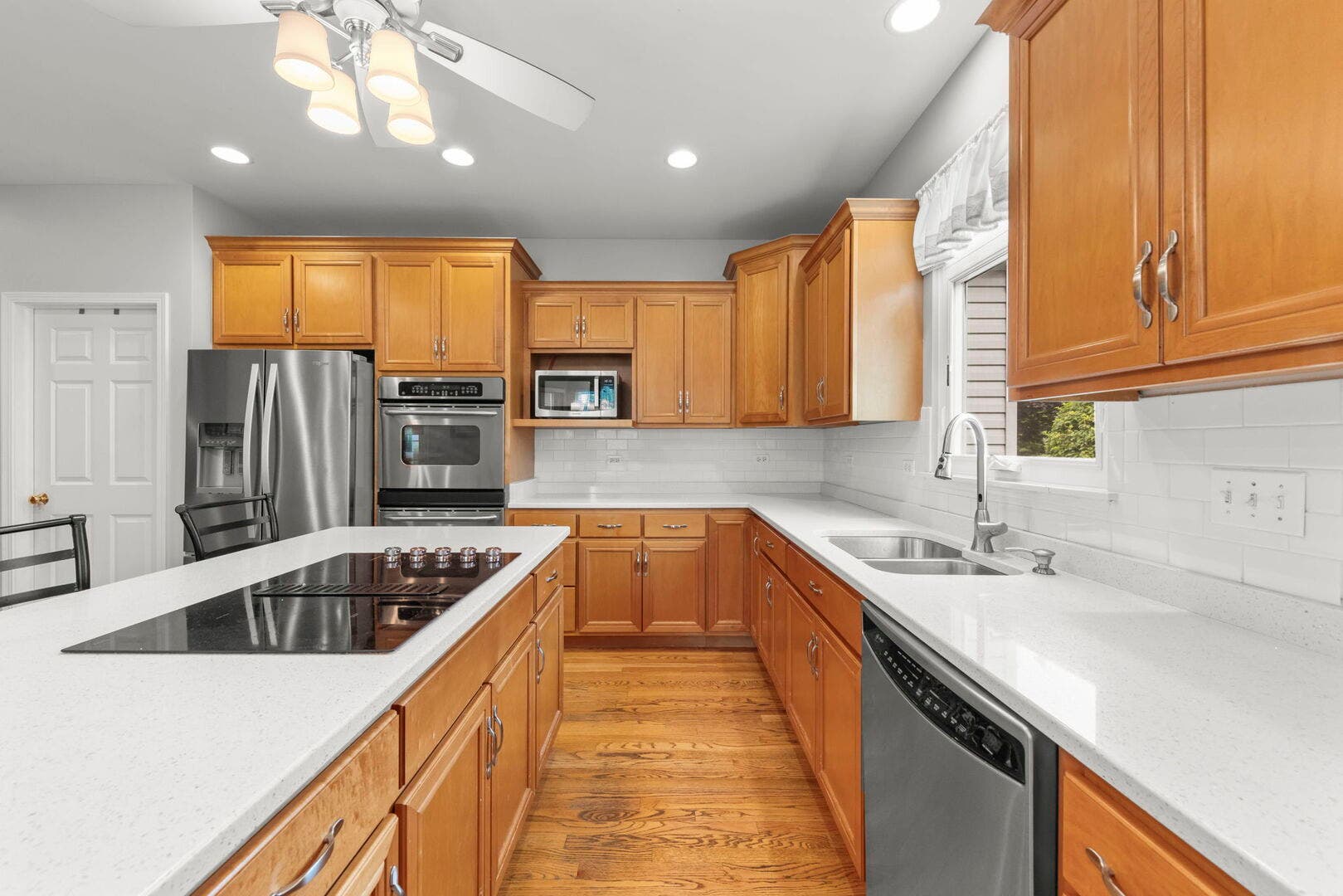 2168 Whitetail Drive, Aurora, IL 60503 2168 Whitetail Drive, Aurora, IL 60503