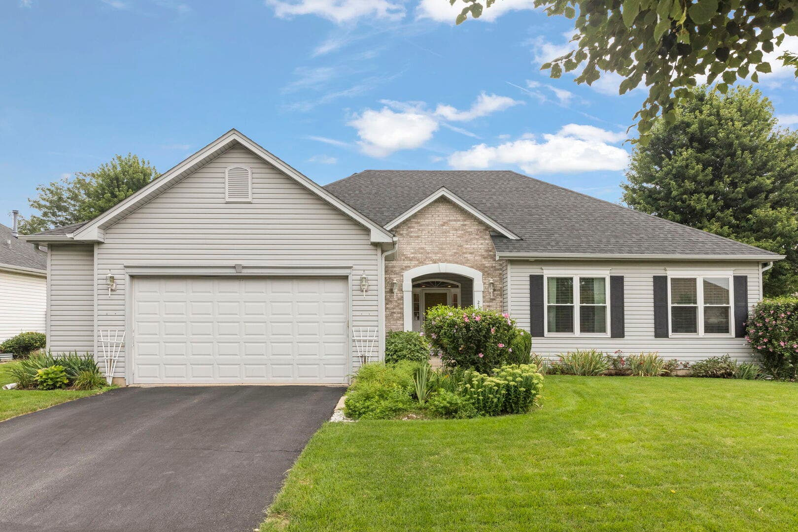 2168 Whitetail Drive, Aurora, IL 60503 2168 Whitetail Drive, Aurora, IL 60503