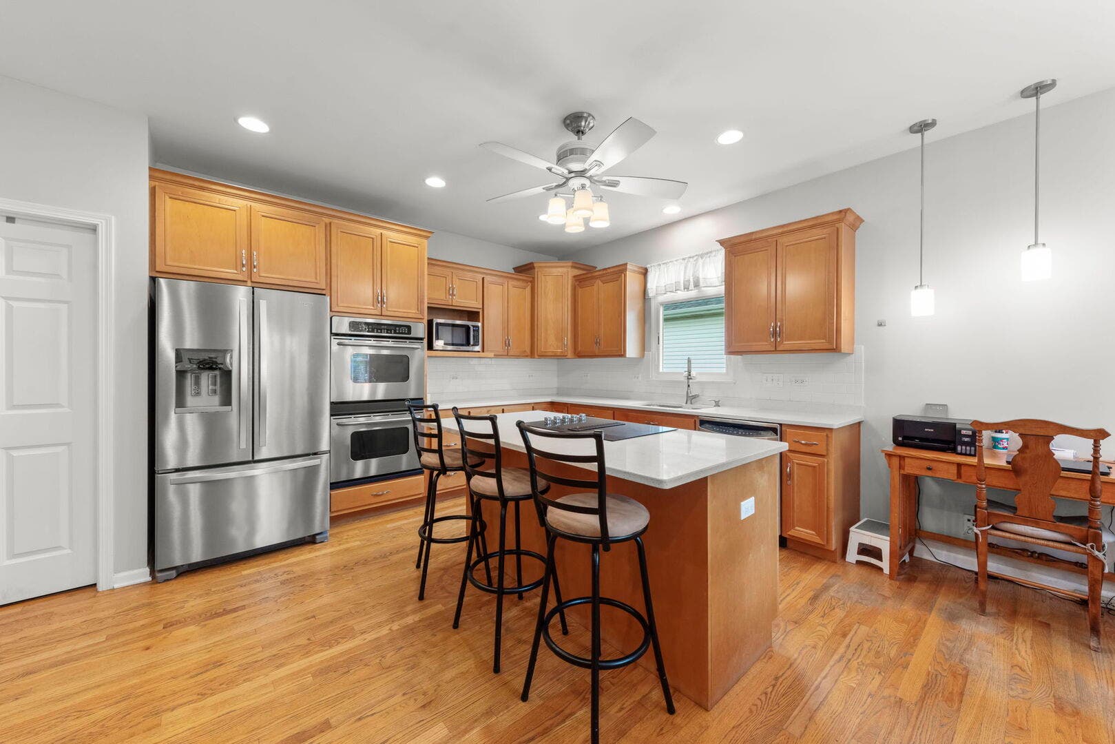 2168 Whitetail Drive, Aurora, IL 60503 2168 Whitetail Drive, Aurora, IL 60503