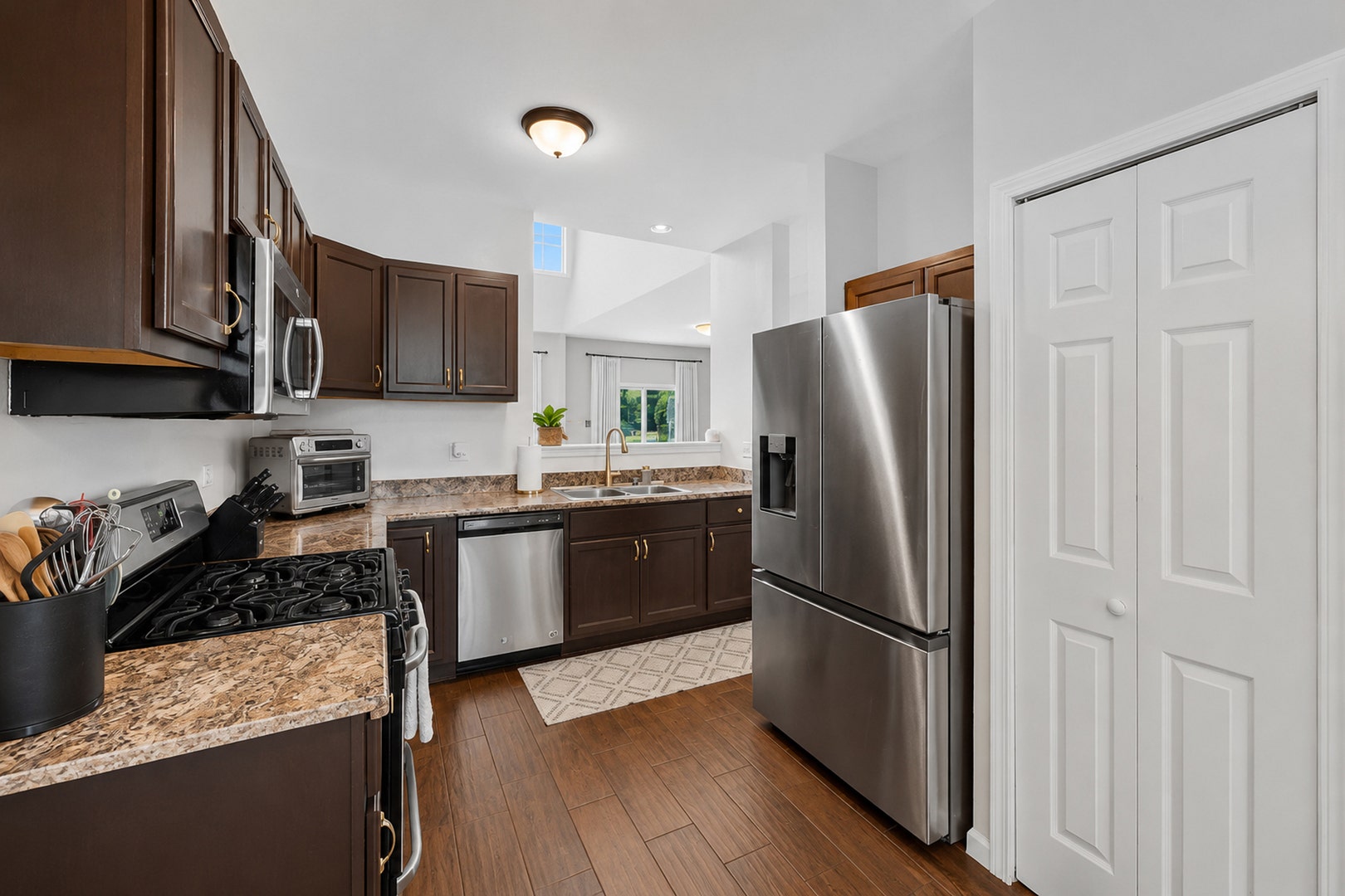 9135 Mansfield Drive, Tinley Park, IL 60487 9135 Mansfield Drive, Tinley Park, IL 60487