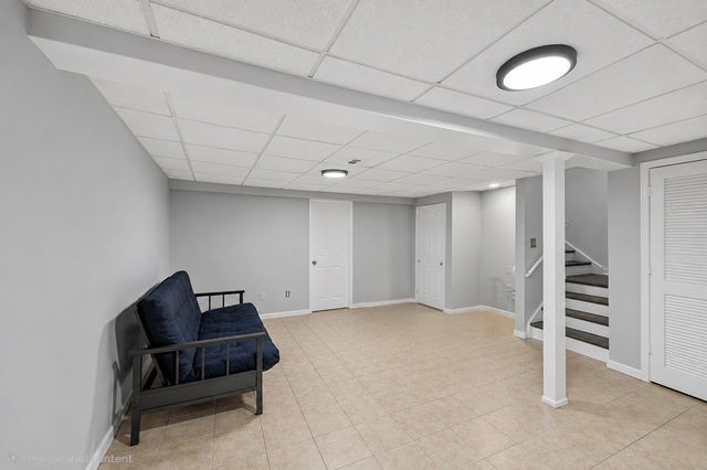 9135 Mansfield Drive, Tinley Park, IL 60487 9135 Mansfield Drive, Tinley Park, IL 60487