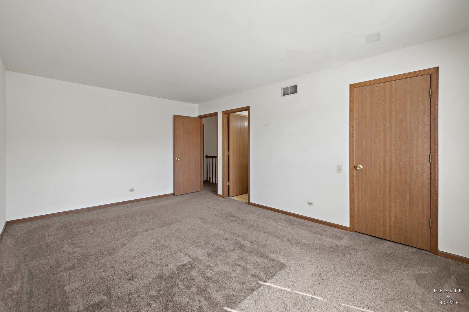 2075 Aronomink Circle, Elgin, IL 60123 2075 Aronomink Circle, Elgin, IL 60123