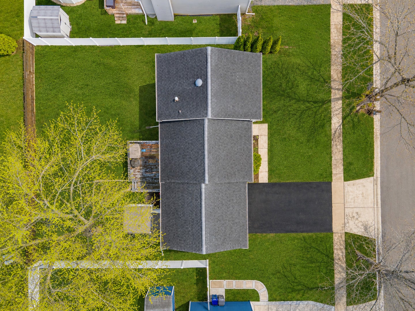 2075 Aronomink Circle, Elgin, IL 60123 2075 Aronomink Circle, Elgin, IL 60123