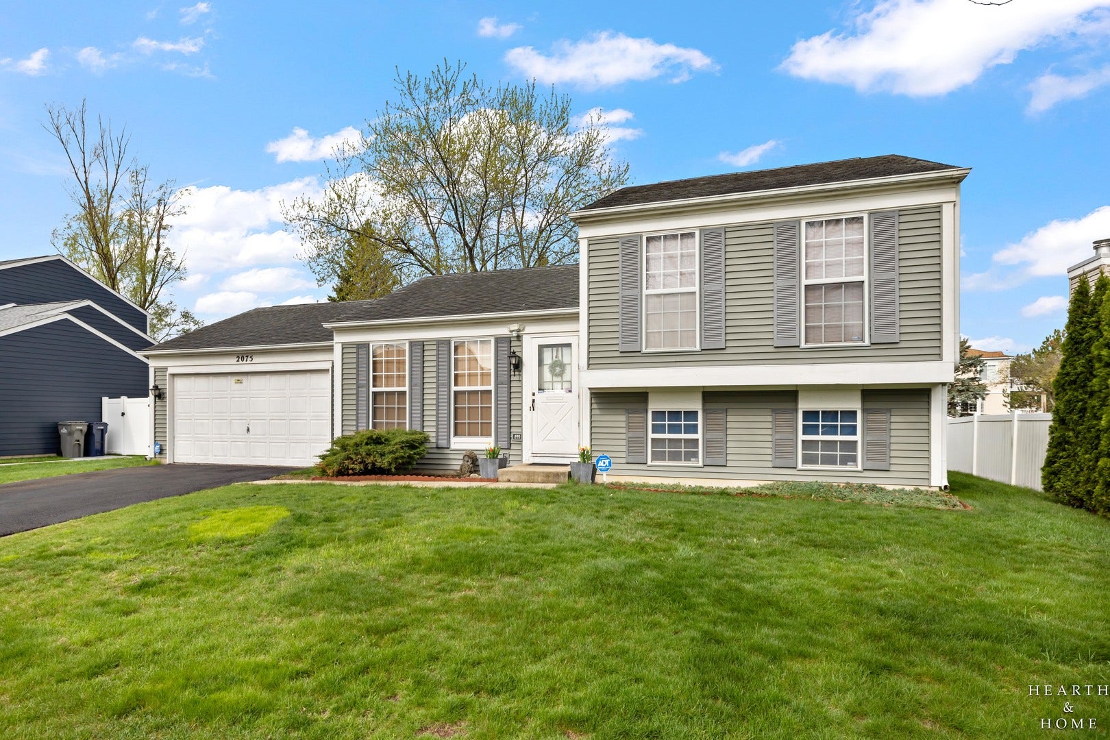2075 Aronomink Circle, Elgin, IL 60123 2075 Aronomink Circle, Elgin, IL 60123