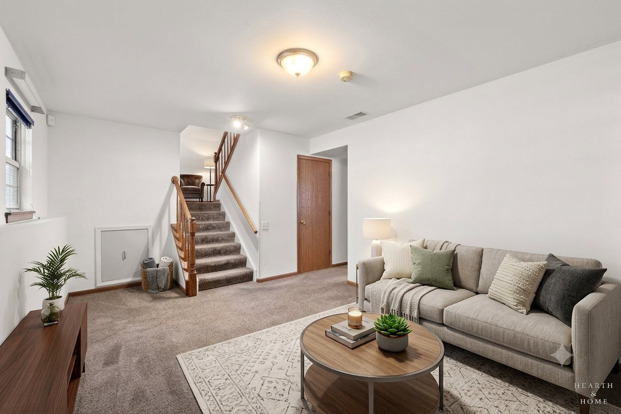 2075 Aronomink Circle, Elgin, IL 60123 2075 Aronomink Circle, Elgin, IL 60123