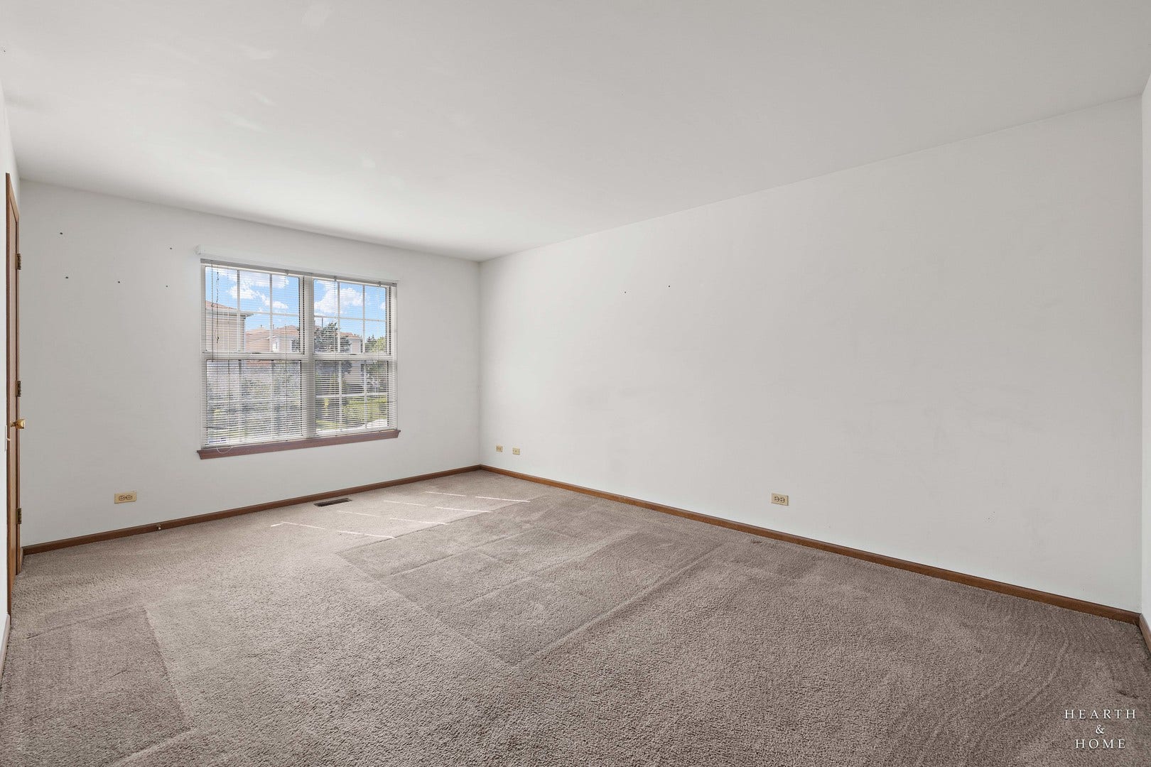 2075 Aronomink Circle, Elgin, IL 60123 2075 Aronomink Circle, Elgin, IL 60123