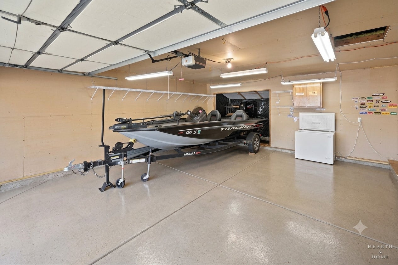 2075 Aronomink Circle, Elgin, IL 60123 2075 Aronomink Circle, Elgin, IL 60123