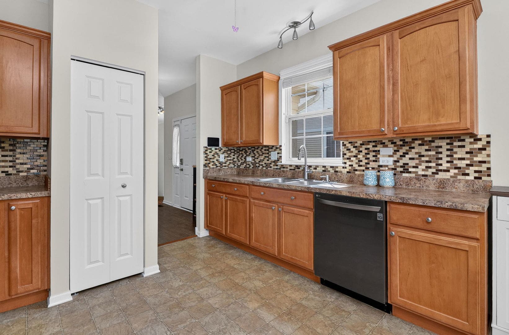 8218 Tremont Lane, Joliet, IL 60431 8218 Tremont Lane, Joliet, IL 60431