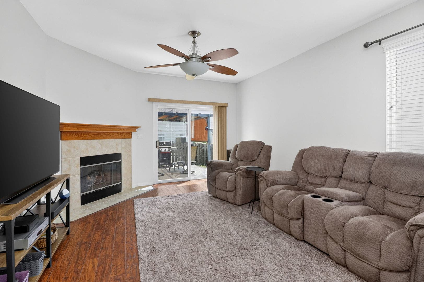 8218 Tremont Lane, Joliet, IL 60431 8218 Tremont Lane, Joliet, IL 60431