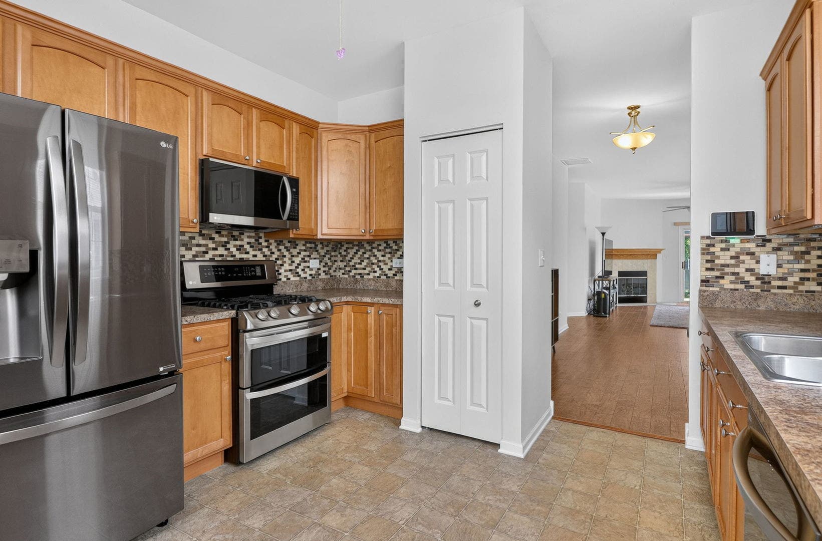 8218 Tremont Lane, Joliet, IL 60431 8218 Tremont Lane, Joliet, IL 60431