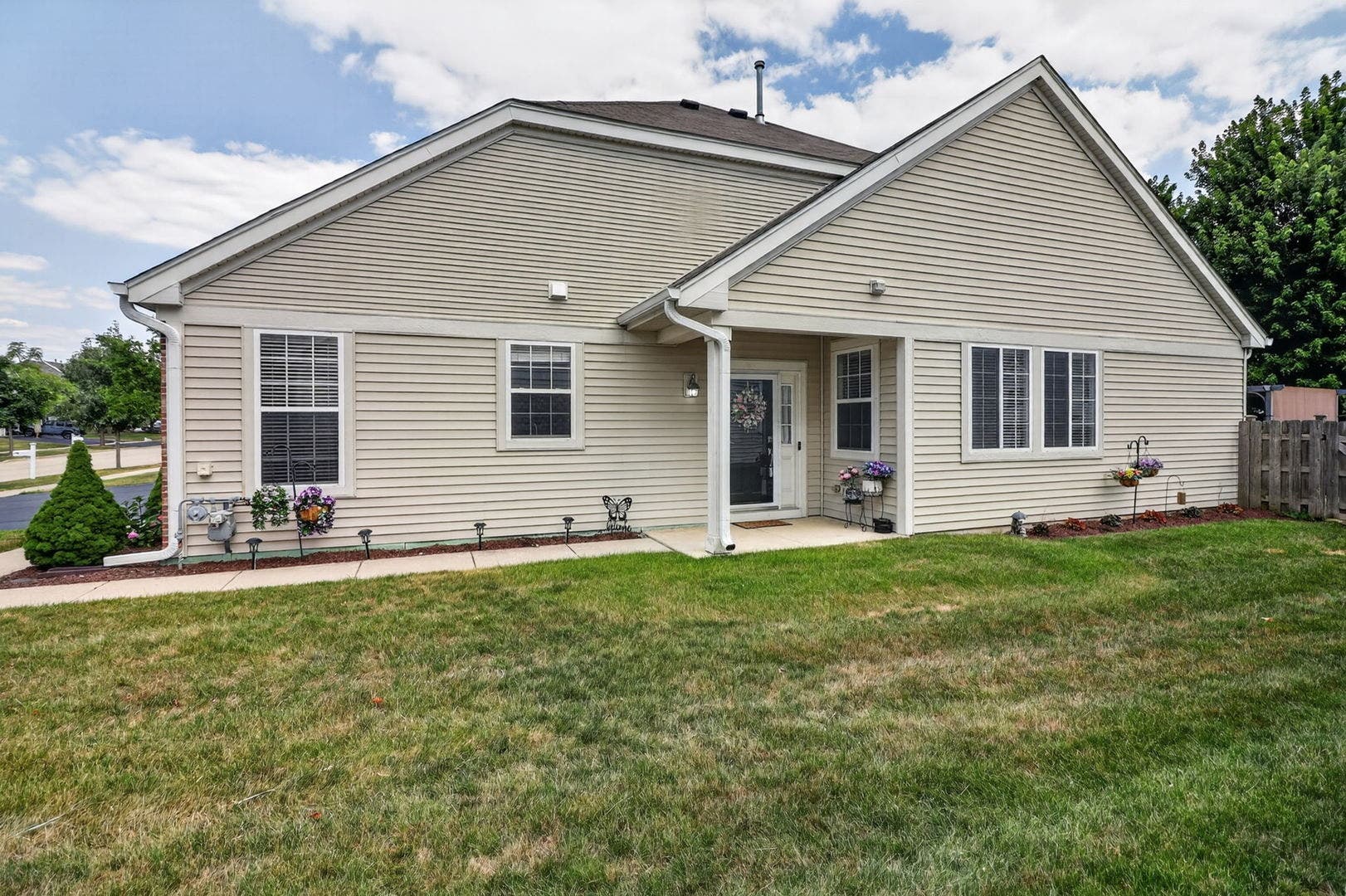 8218 Tremont Lane, Joliet, IL 60431 8218 Tremont Lane, Joliet, IL 60431