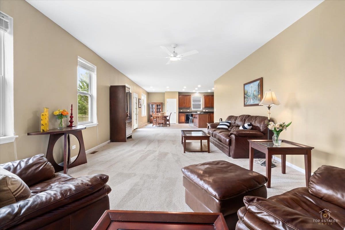 3051 Bridgeham Street, Elgin, IL 60124