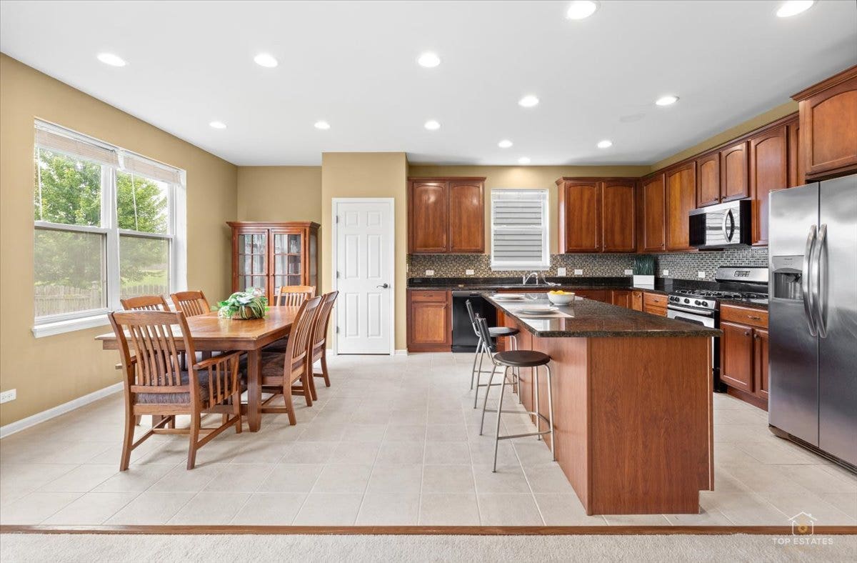 3051 Bridgeham Street, Elgin, IL 60124