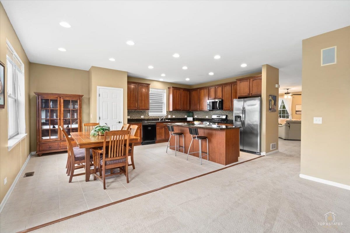 3051 Bridgeham Street, Elgin, IL 60124