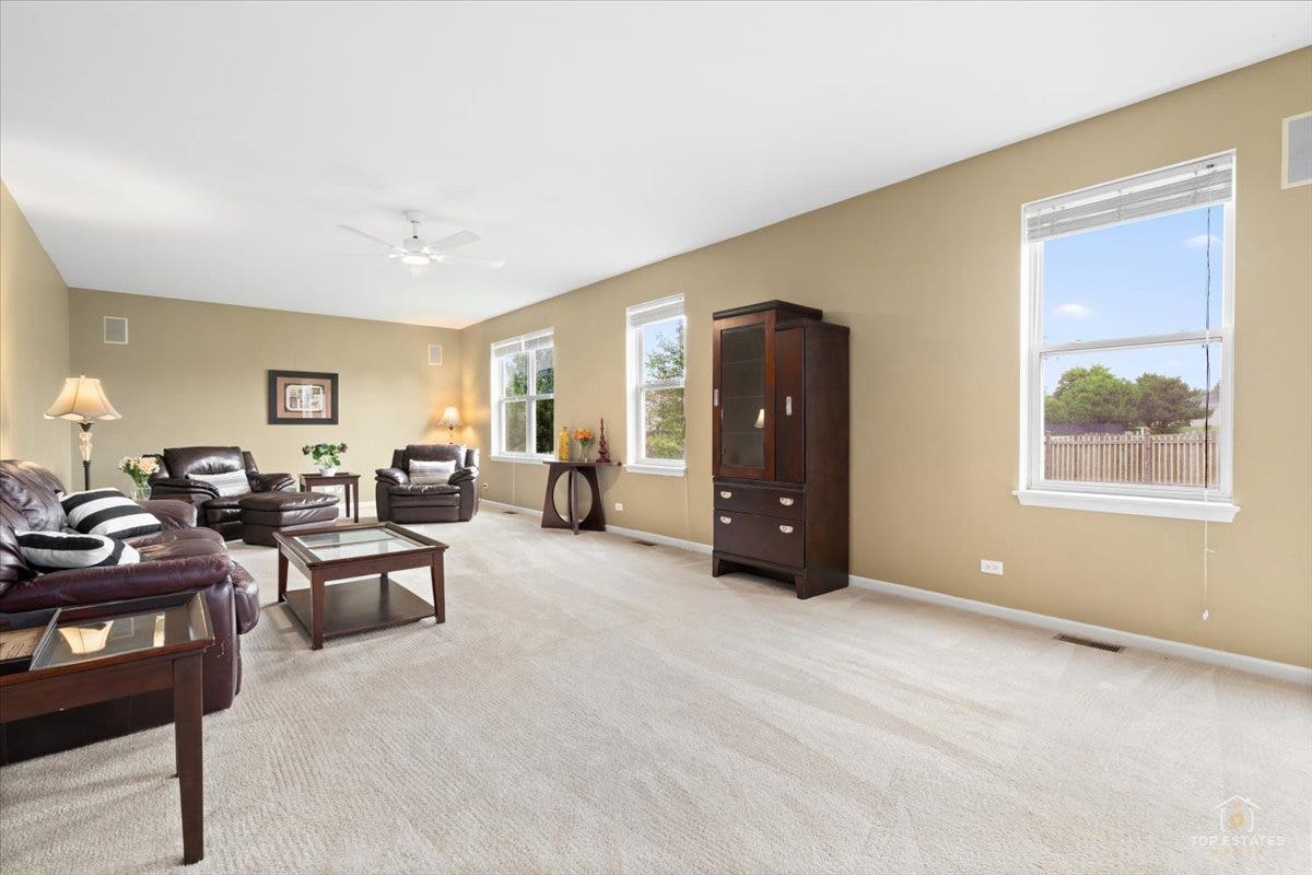 3051 Bridgeham Street, Elgin, IL 60124