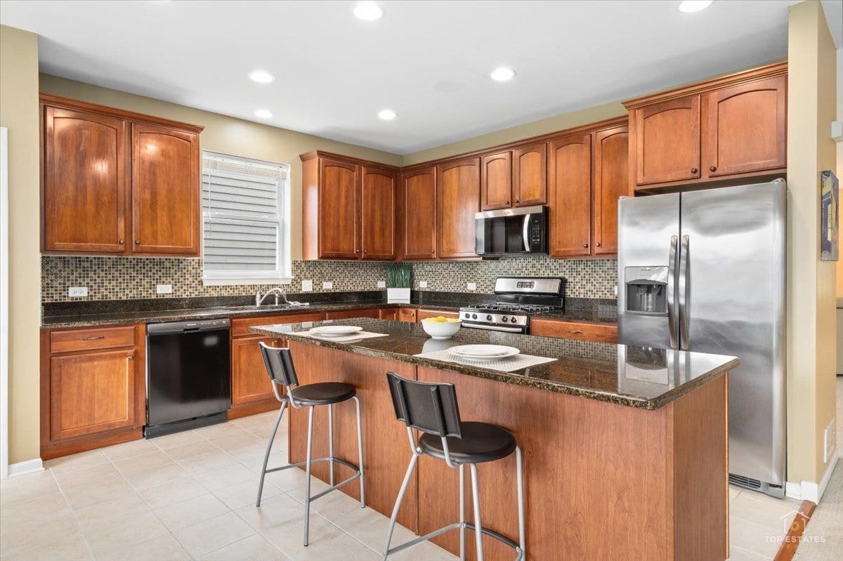 3051 Bridgeham Street, Elgin, IL 60124