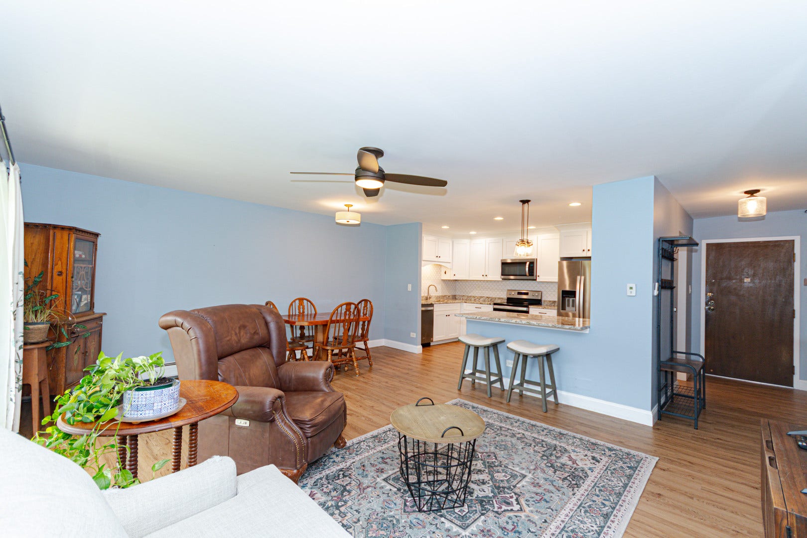 4221 Saratoga Avenue, #107A, Downers Grove, IL 60515 4221 Saratoga Avenue, #107A, Downers Grove, IL 60515