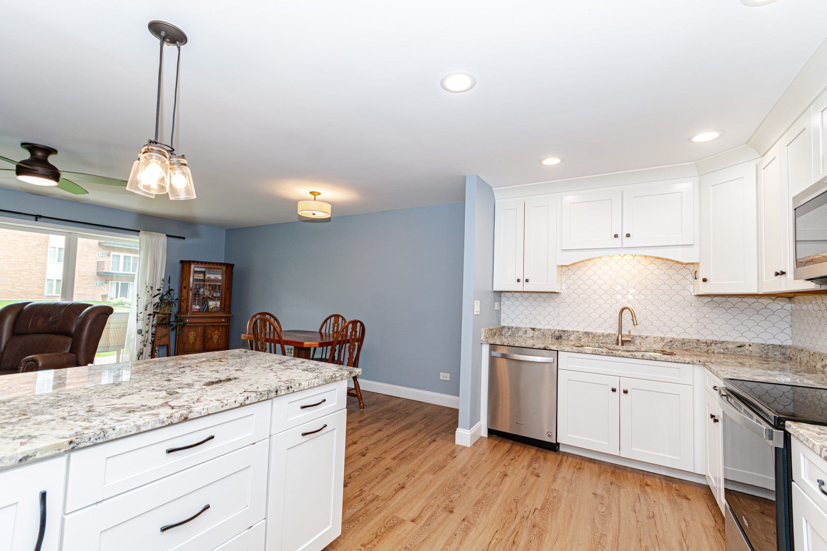 4221 Saratoga Avenue, #107A, Downers Grove, IL 60515 4221 Saratoga Avenue, #107A, Downers Grove, IL 60515