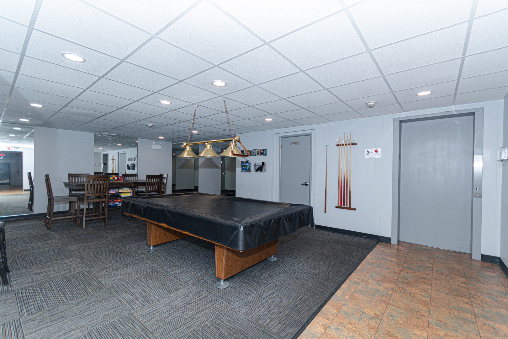 4221 Saratoga Avenue, #107A, Downers Grove, IL 60515 4221 Saratoga Avenue, #107A, Downers Grove, IL 60515