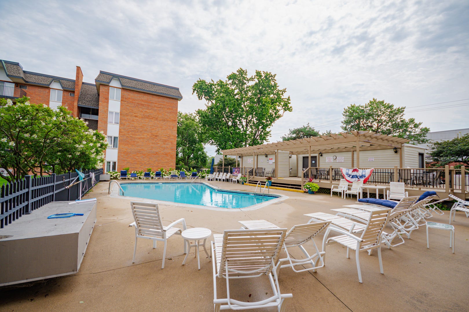4221 Saratoga Avenue, #107A, Downers Grove, IL 60515 4221 Saratoga Avenue, #107A, Downers Grove, IL 60515