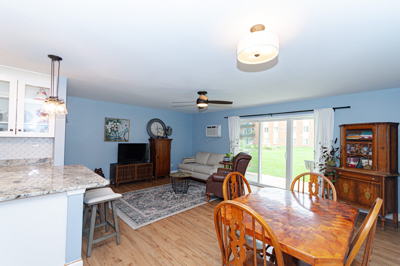 4221 Saratoga Avenue, #107A, Downers Grove, IL 60515 4221 Saratoga Avenue, #107A, Downers Grove, IL 60515
