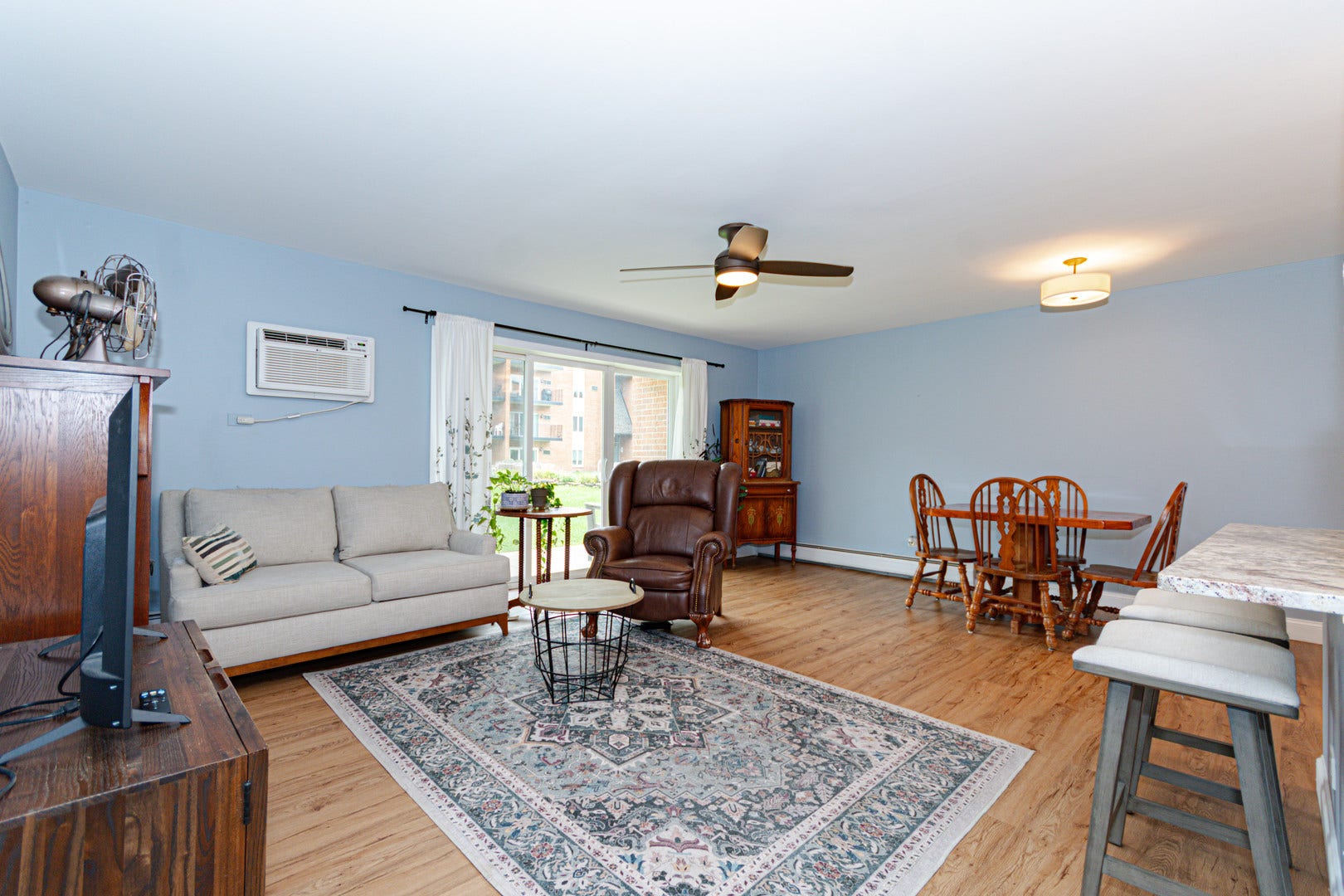 4221 Saratoga Avenue, #107A, Downers Grove, IL 60515 4221 Saratoga Avenue, #107A, Downers Grove, IL 60515