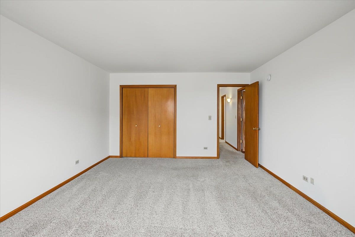 15727 Ravinia Avenue, #2E, Orland Park, IL 60462