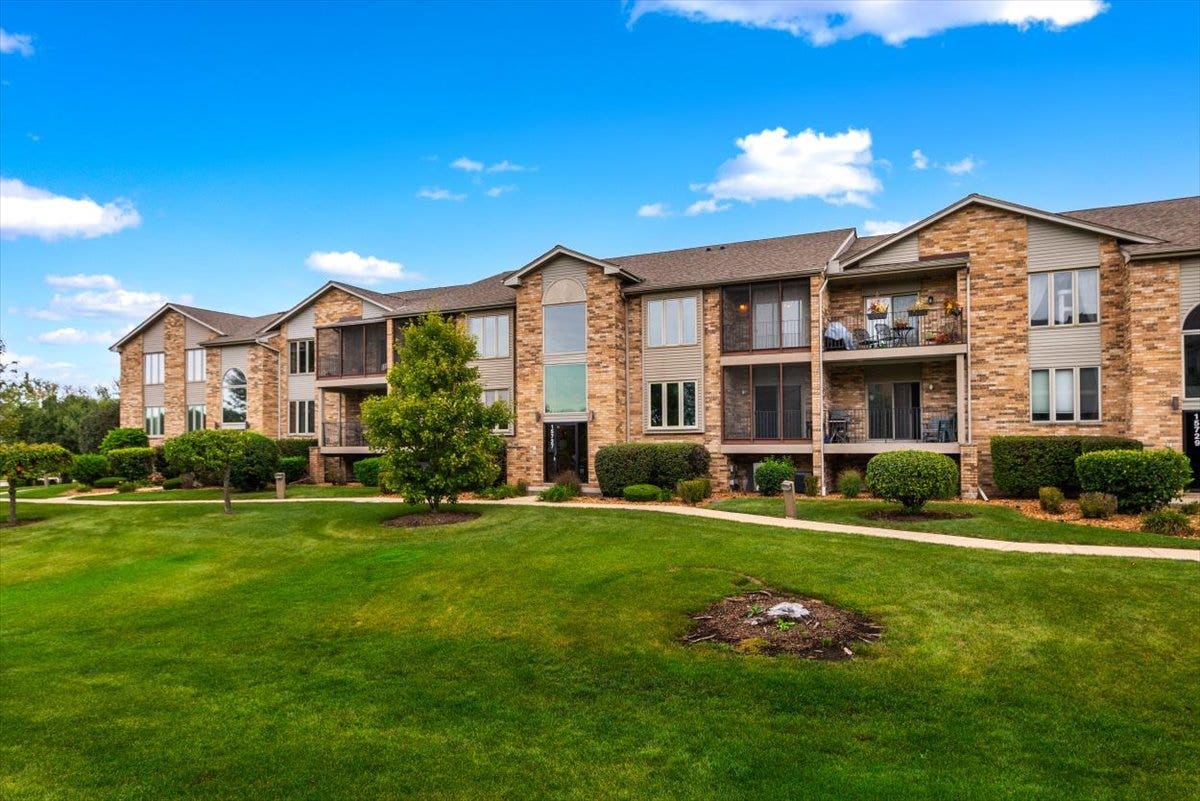 15727 Ravinia Avenue, #2E, Orland Park, IL 60462