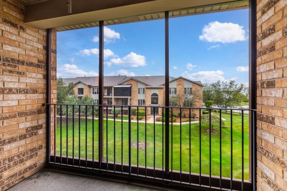 15727 Ravinia Avenue, #2E, Orland Park, IL 60462