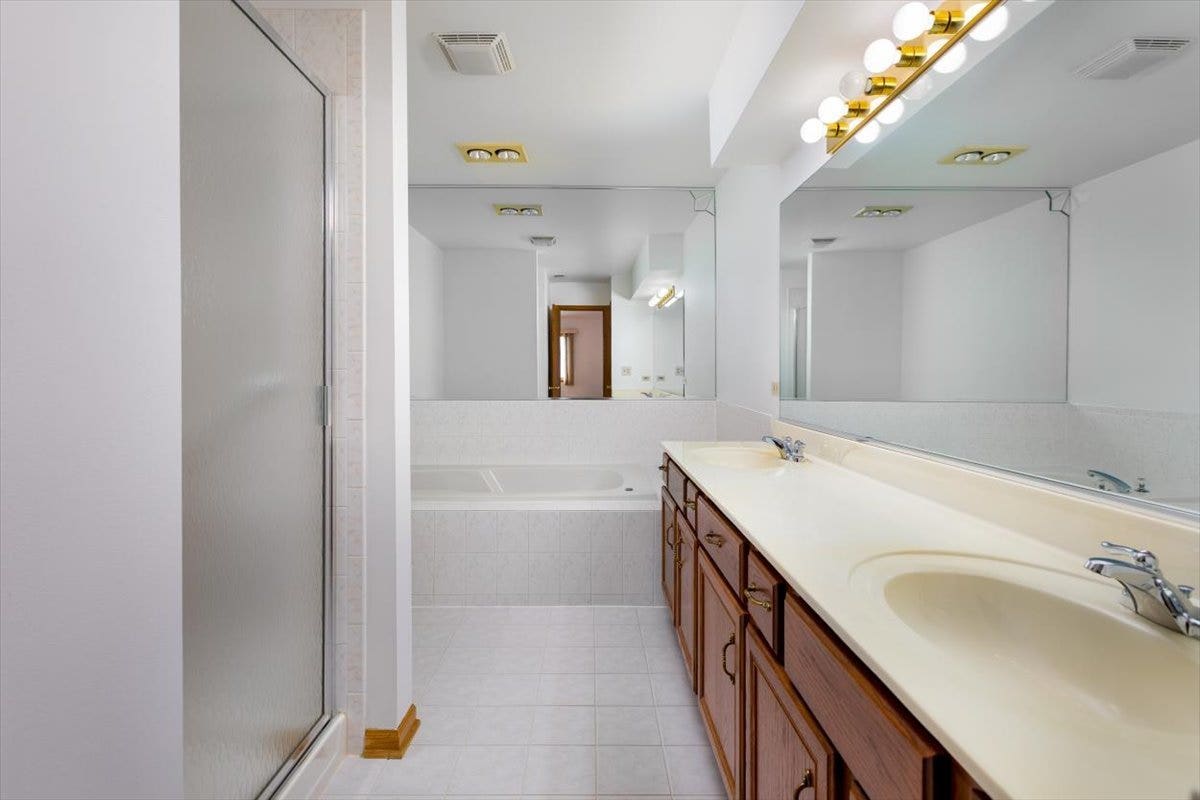 15727 Ravinia Avenue, #2E, Orland Park, IL 60462