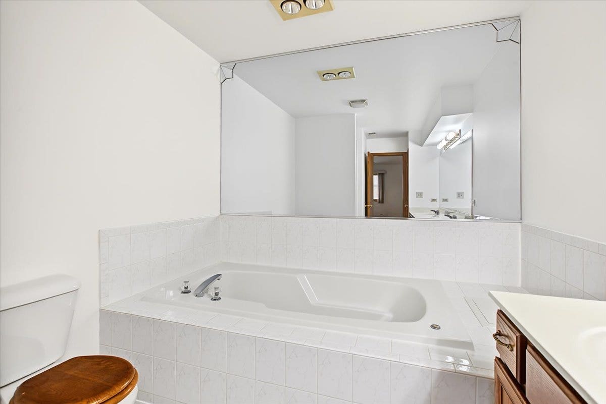 15727 Ravinia Avenue, #2E, Orland Park, IL 60462