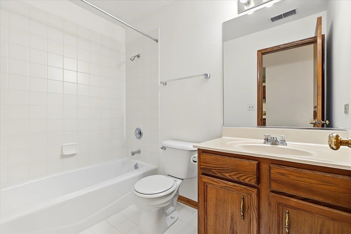 15727 Ravinia Avenue, #2E, Orland Park, IL 60462