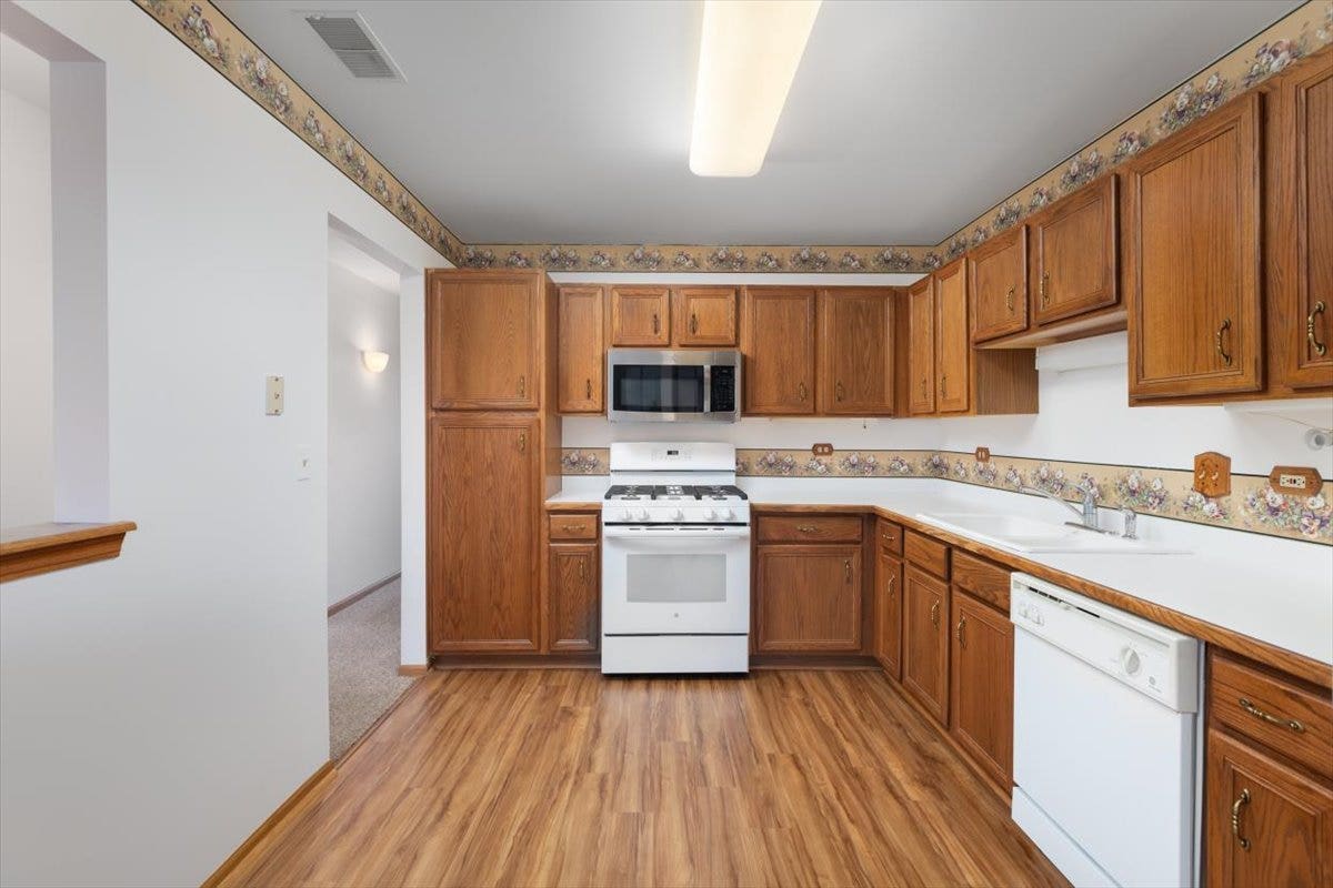 15727 Ravinia Avenue, #2E, Orland Park, IL 60462