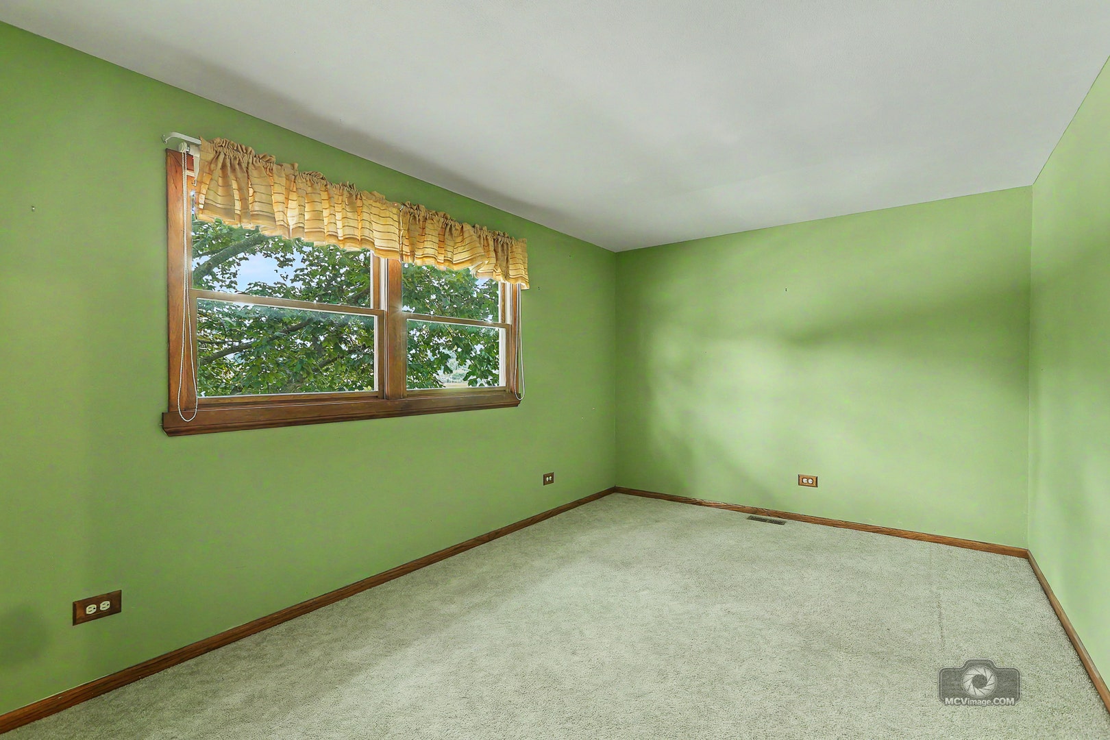 12855 Crestbrook Court, Crestwood, IL 60418