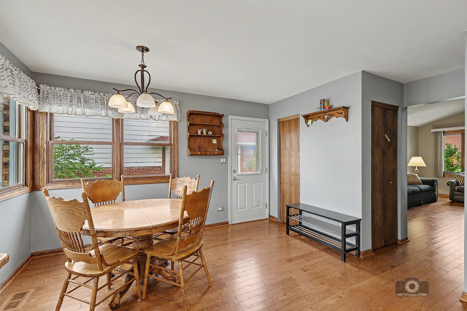 12855 Crestbrook Court, Crestwood, IL 60418
