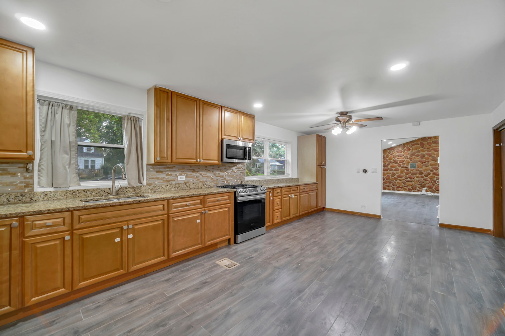 10718 S Neenah Avenue, Worth, IL 60482