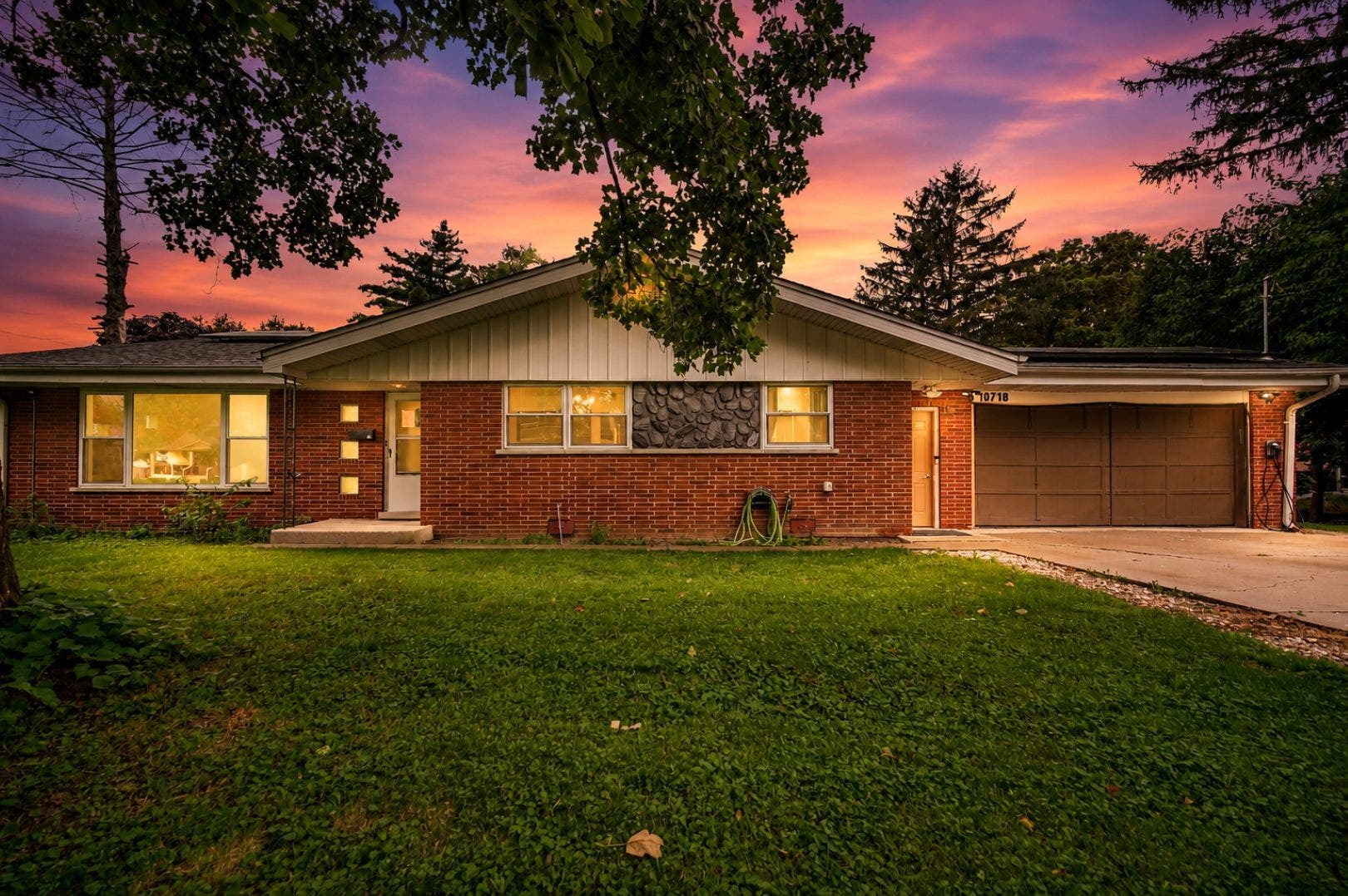 10718 S Neenah Avenue, Worth, IL 60482