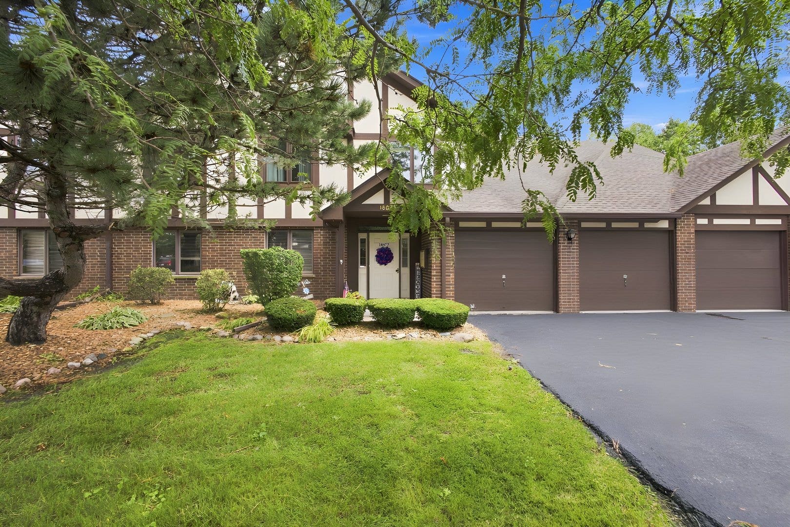 18075 Royal Oak Court, #2S, Tinley Park, IL 60477
