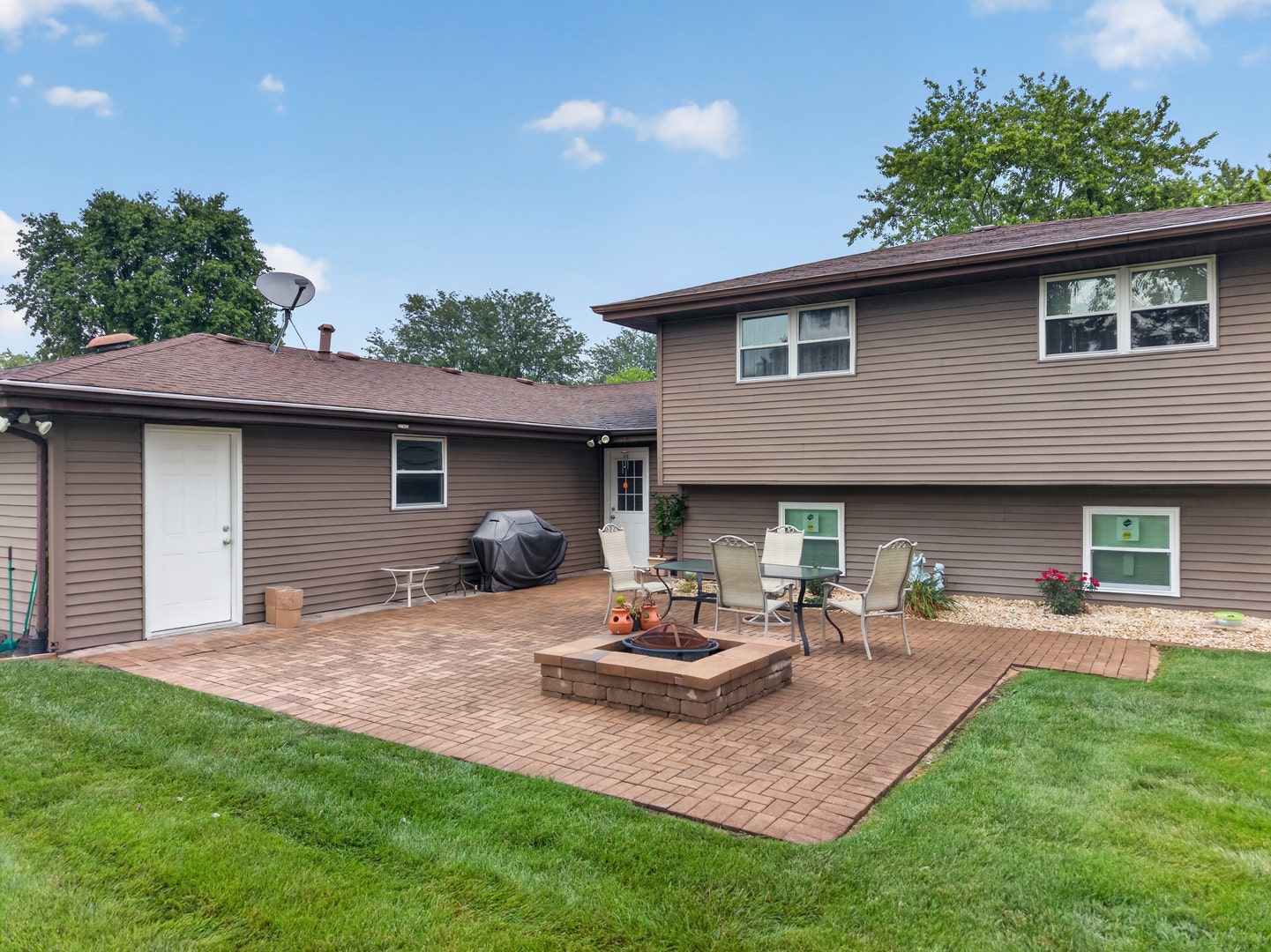 103 Deerpath Drive, Minooka, IL 60447 103 Deerpath Drive, Minooka, IL 60447