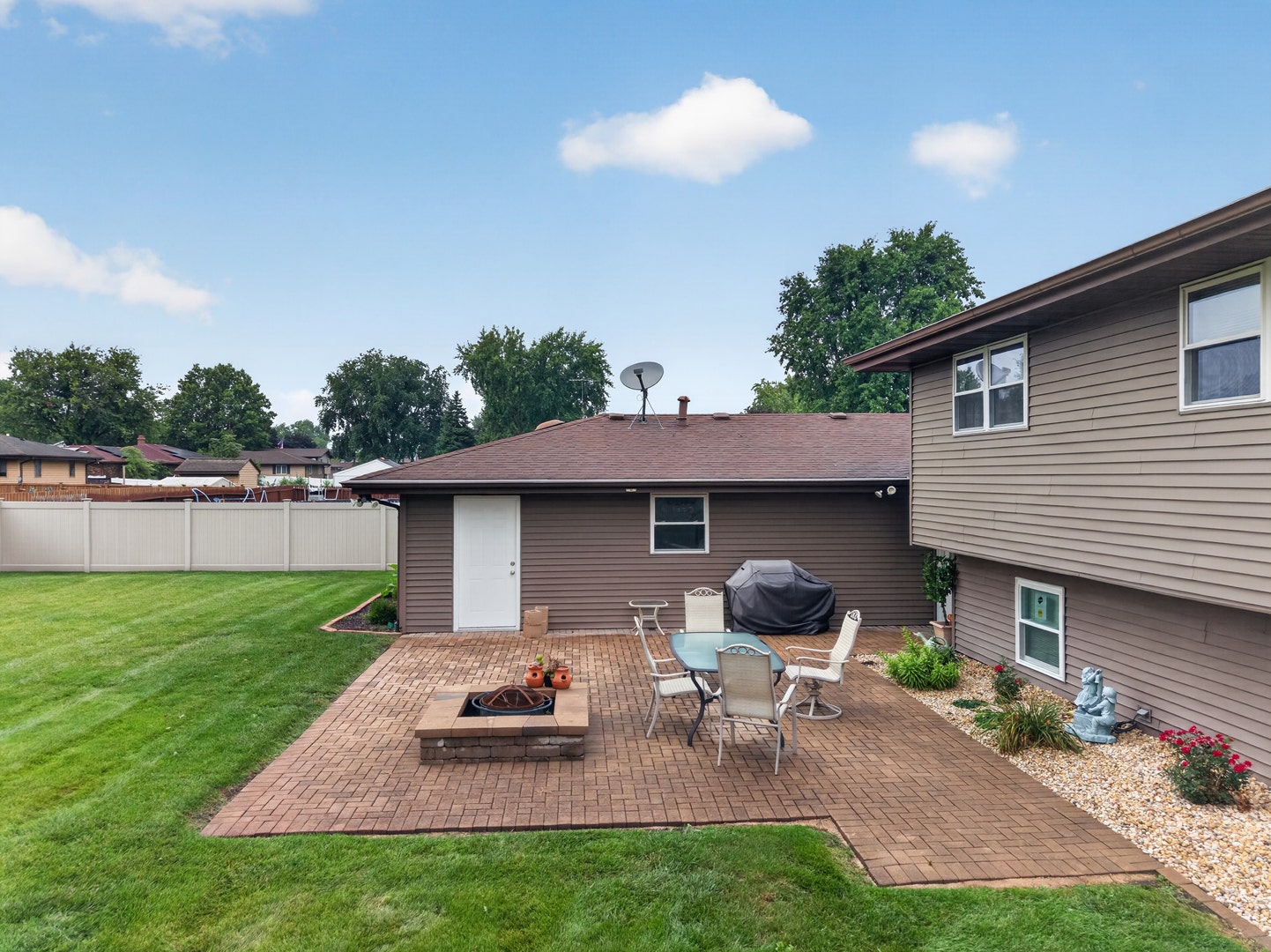 103 Deerpath Drive, Minooka, IL 60447 103 Deerpath Drive, Minooka, IL 60447