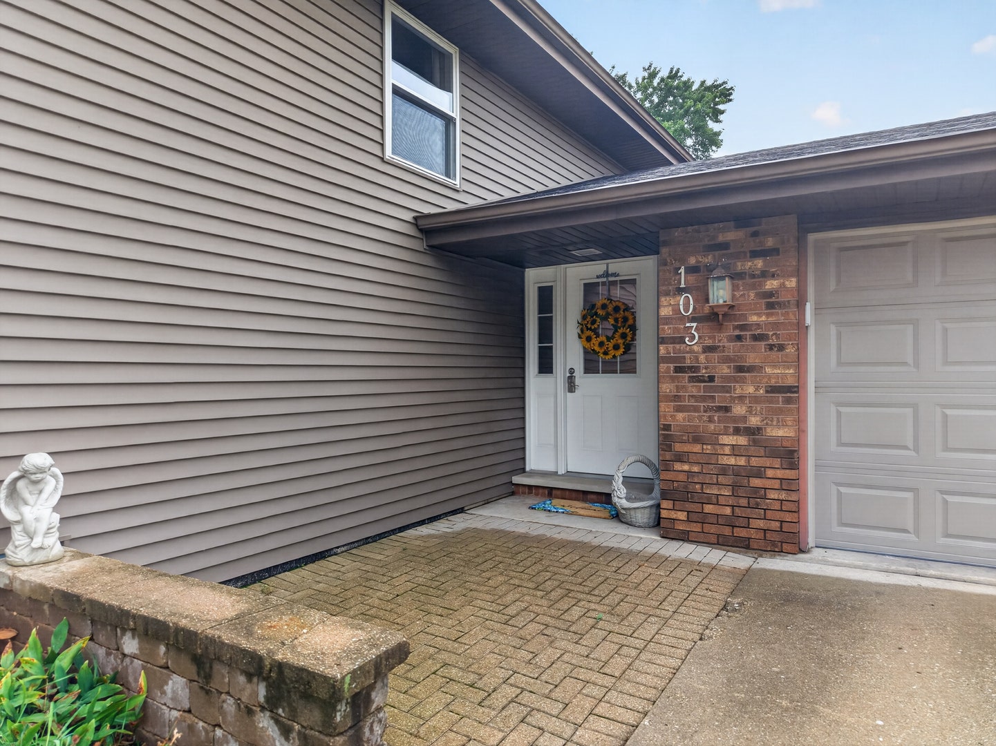 103 Deerpath Drive, Minooka, IL 60447 103 Deerpath Drive, Minooka, IL 60447