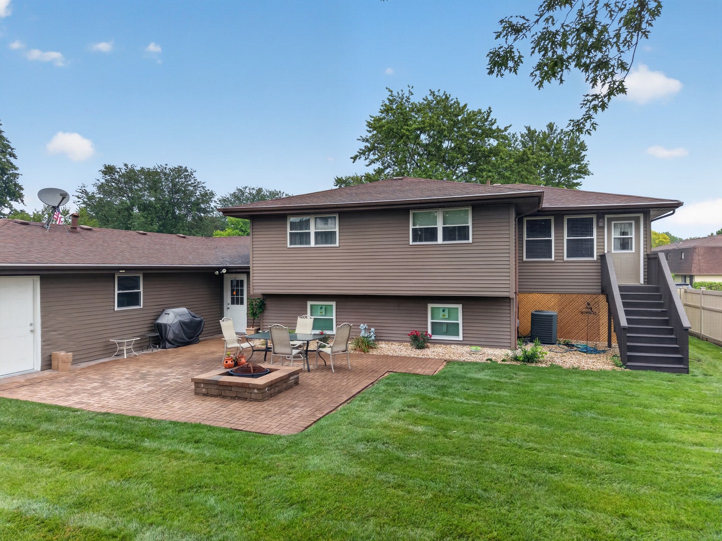 103 Deerpath Drive, Minooka, IL 60447 103 Deerpath Drive, Minooka, IL 60447