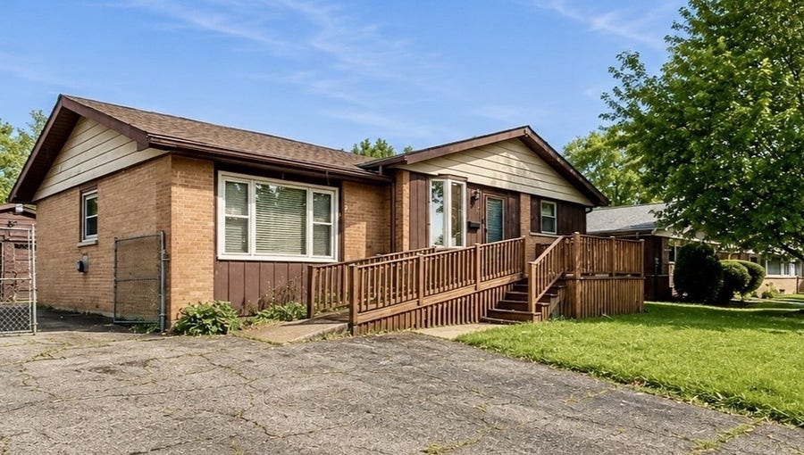 Property photo for 4323 Mann Street, Oak Forest, IL