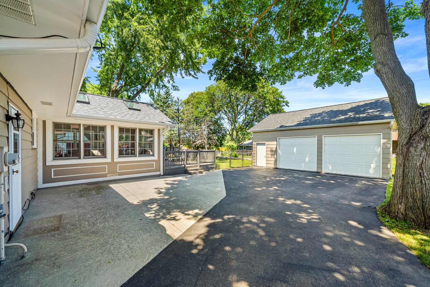 2309 Lowell Street, Aurora, IL 60506 Besides the 1 car 13'x9' attached garage, there is