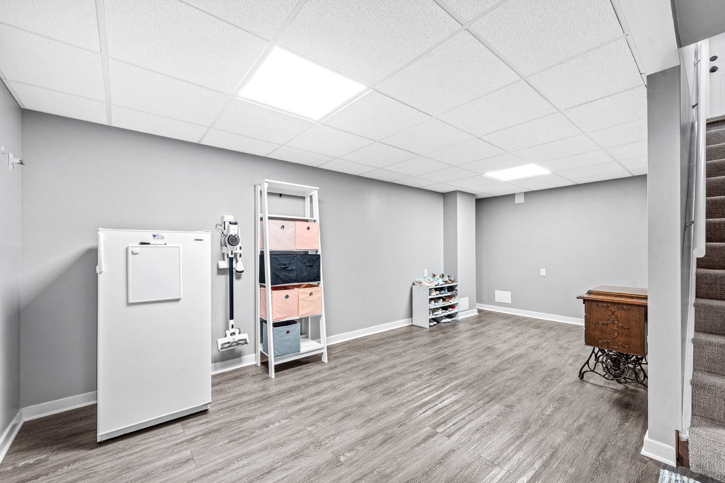 2309 Lowell Street, Aurora, IL 60506 Flexible space with many uses!