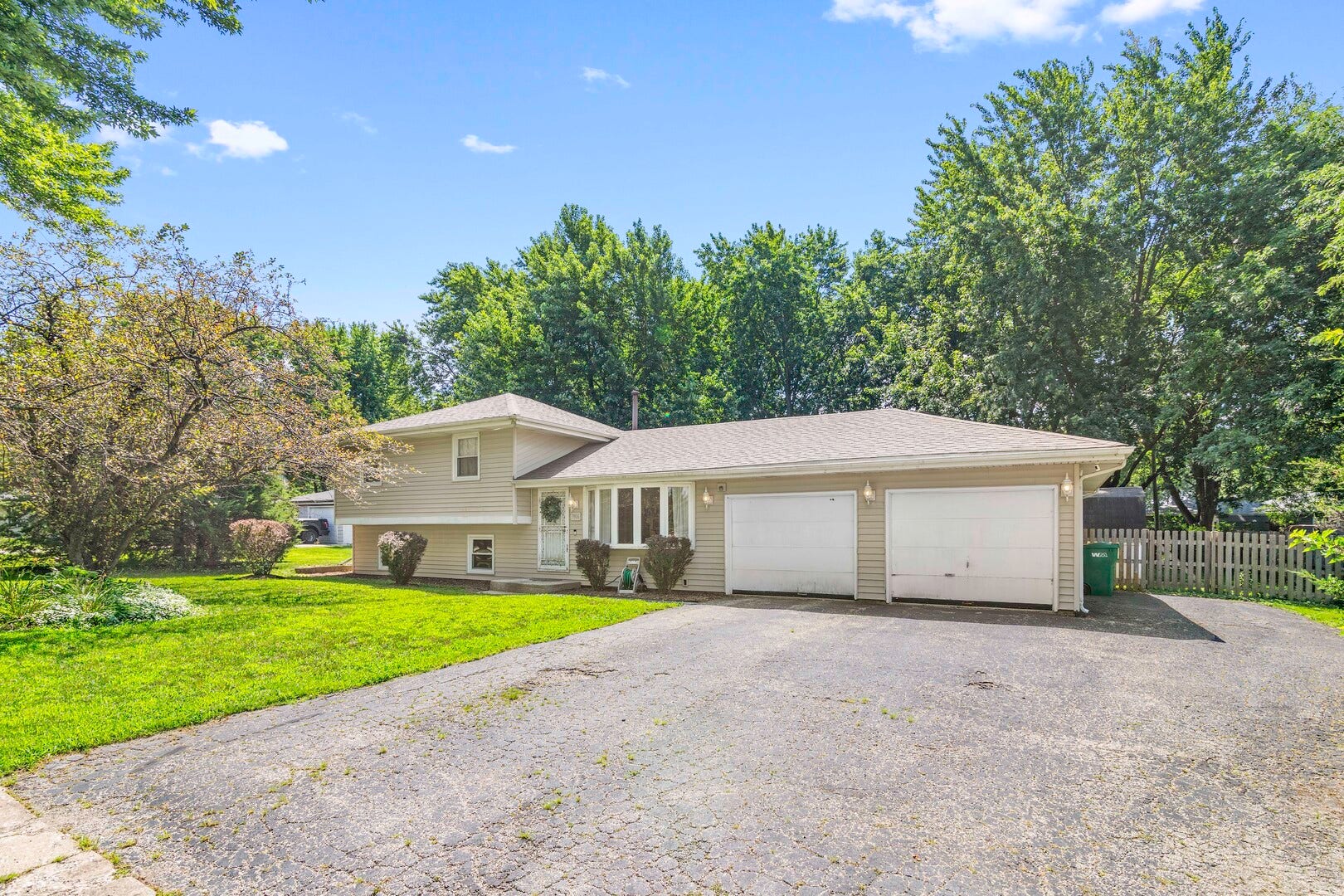 3906 W Theodore Street, Joliet, IL 60431 3906 W Theodore Street, Joliet, IL 60431