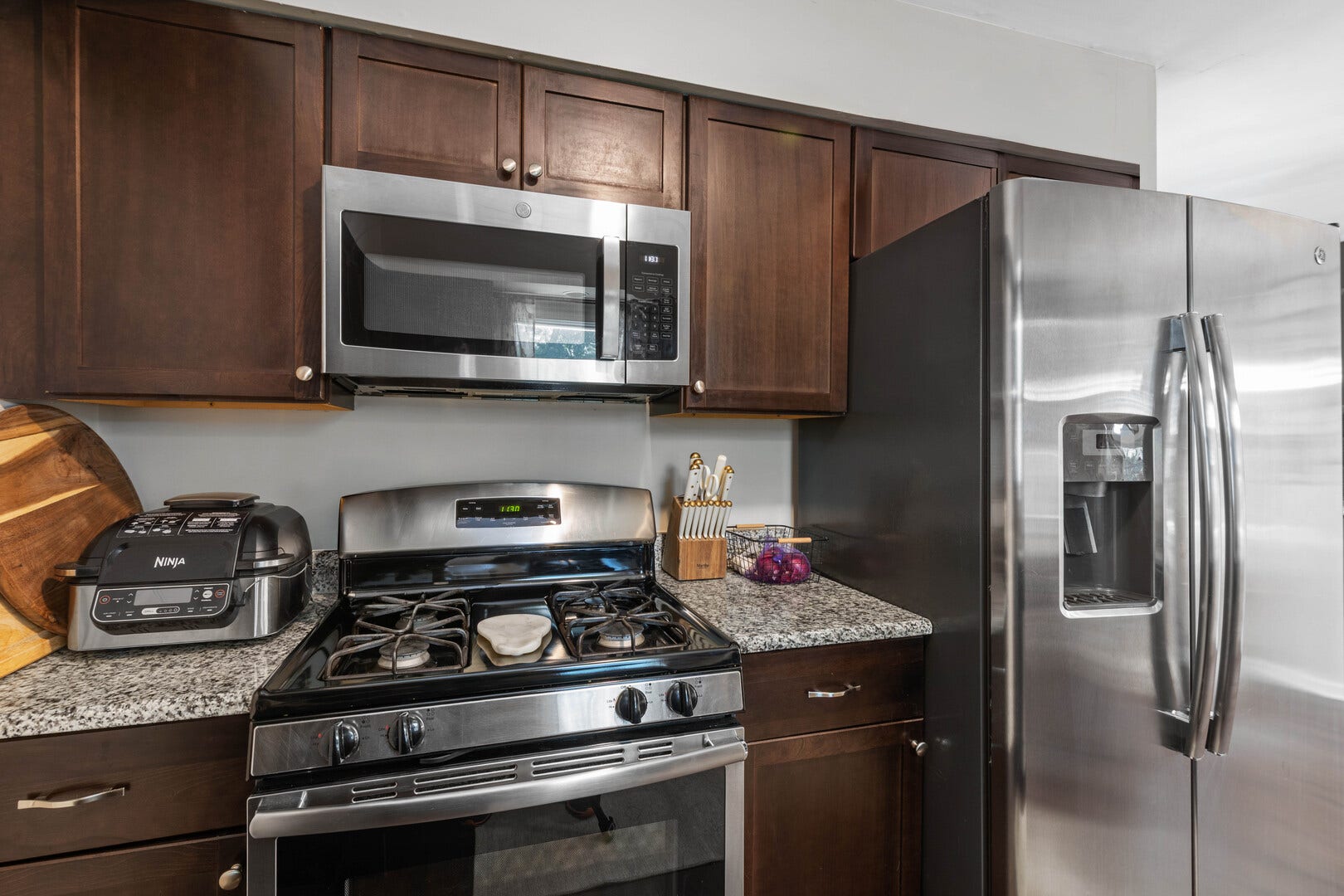3906 W Theodore Street, Joliet, IL 60431 3906 W Theodore Street, Joliet, IL 60431