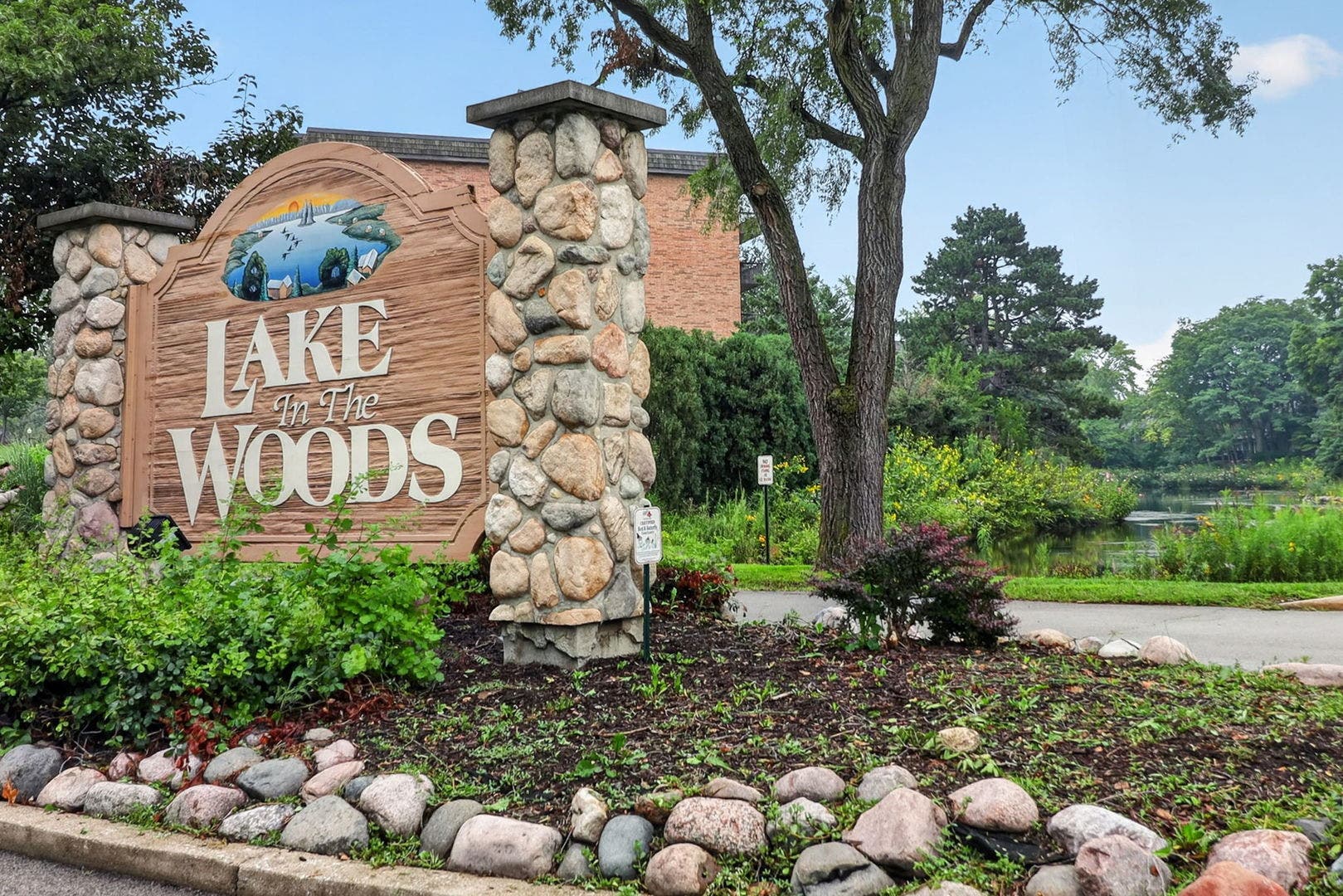 8000 Woodglen Lane, #110, Downers Grove, IL 60516 8000 Woodglen Lane, #110, Downers Grove, IL 60516
